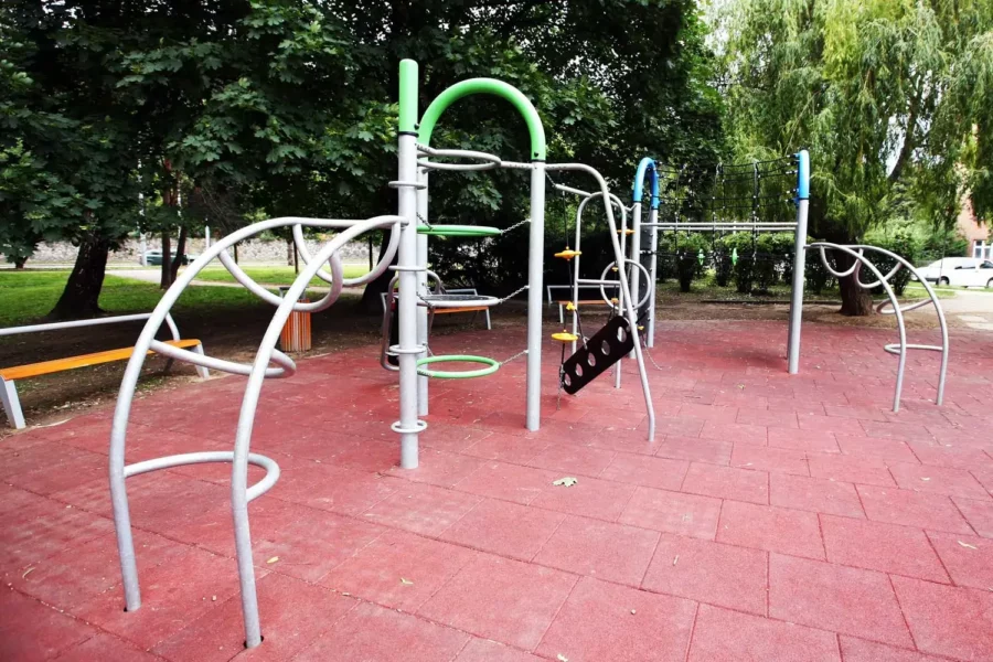 Ridcon-Galabau-Fallschutz-Fallschutzmatten-Beispiel-Spielplatz-8